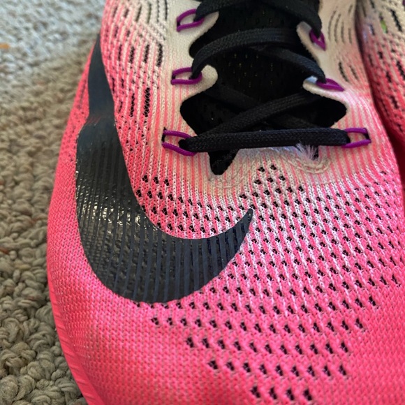 Nike Tennis Shoes - Picture 4 of 5